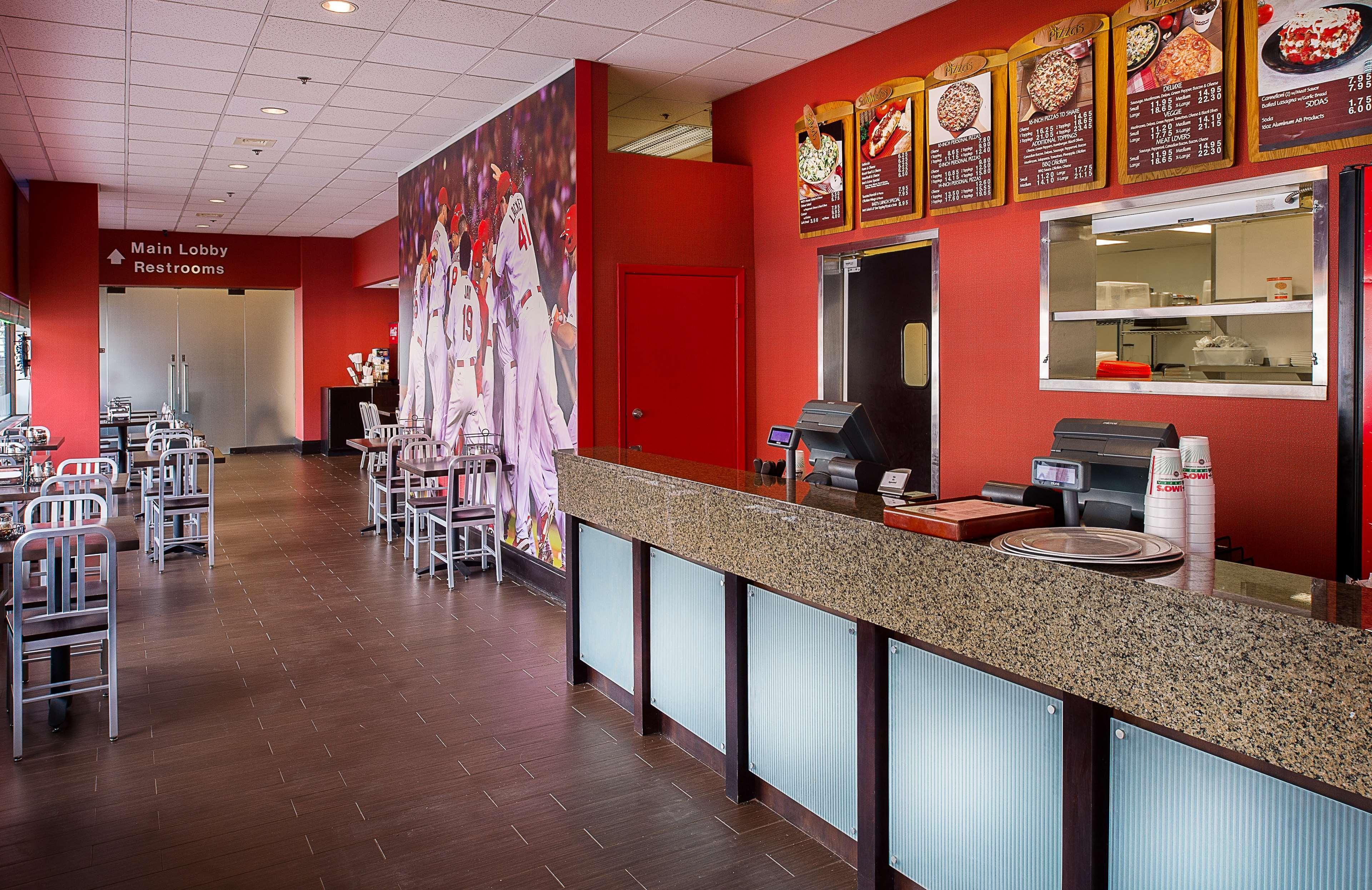 Hotel Hilton At The Ballpark 4*