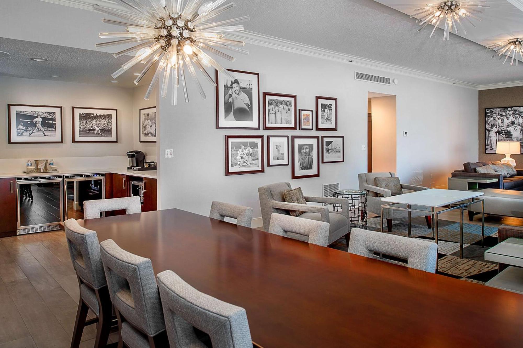 Hilton At The Ballpark Hotel 4*