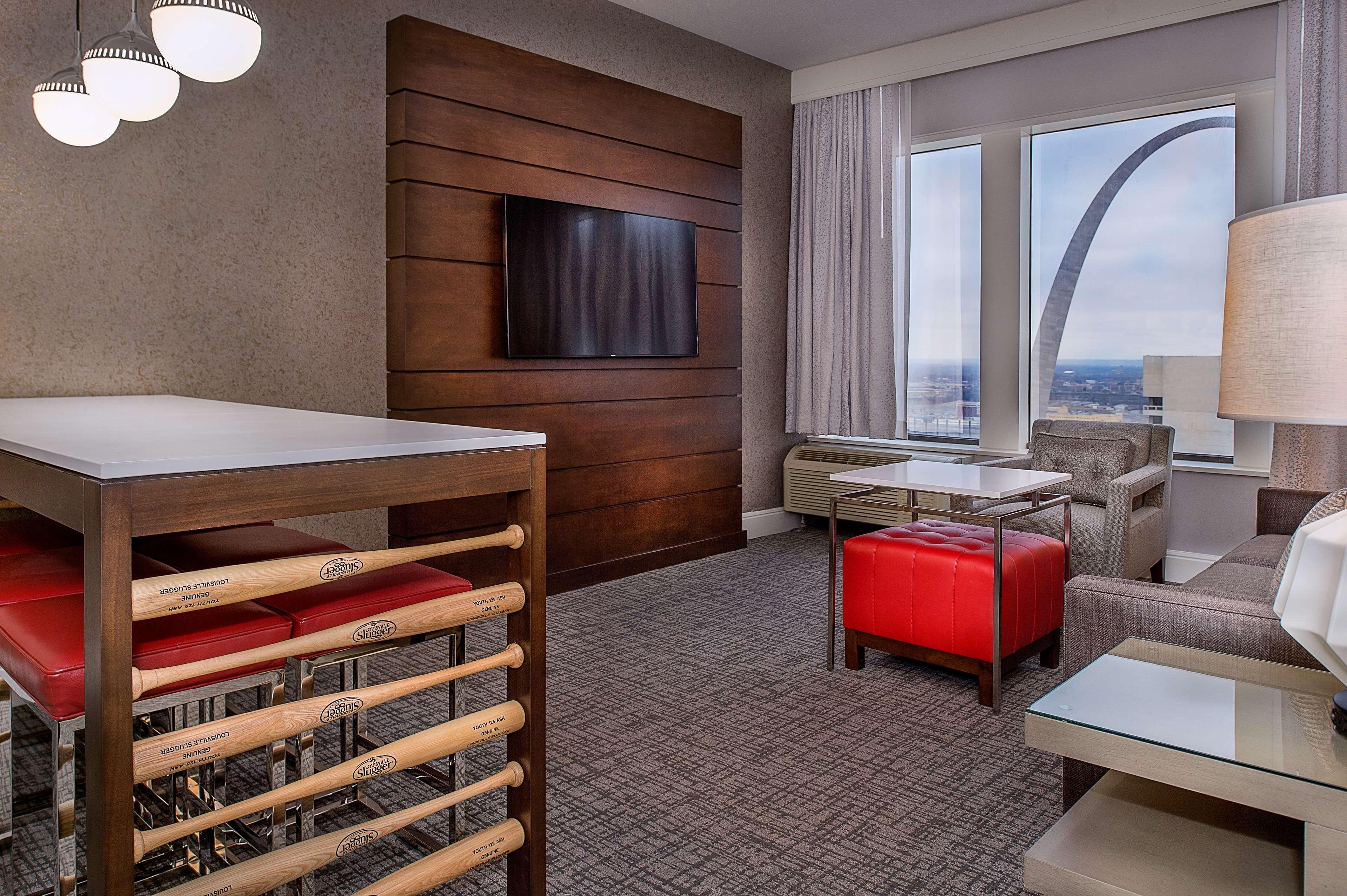 Hotel Hilton At The Ballpark 4*