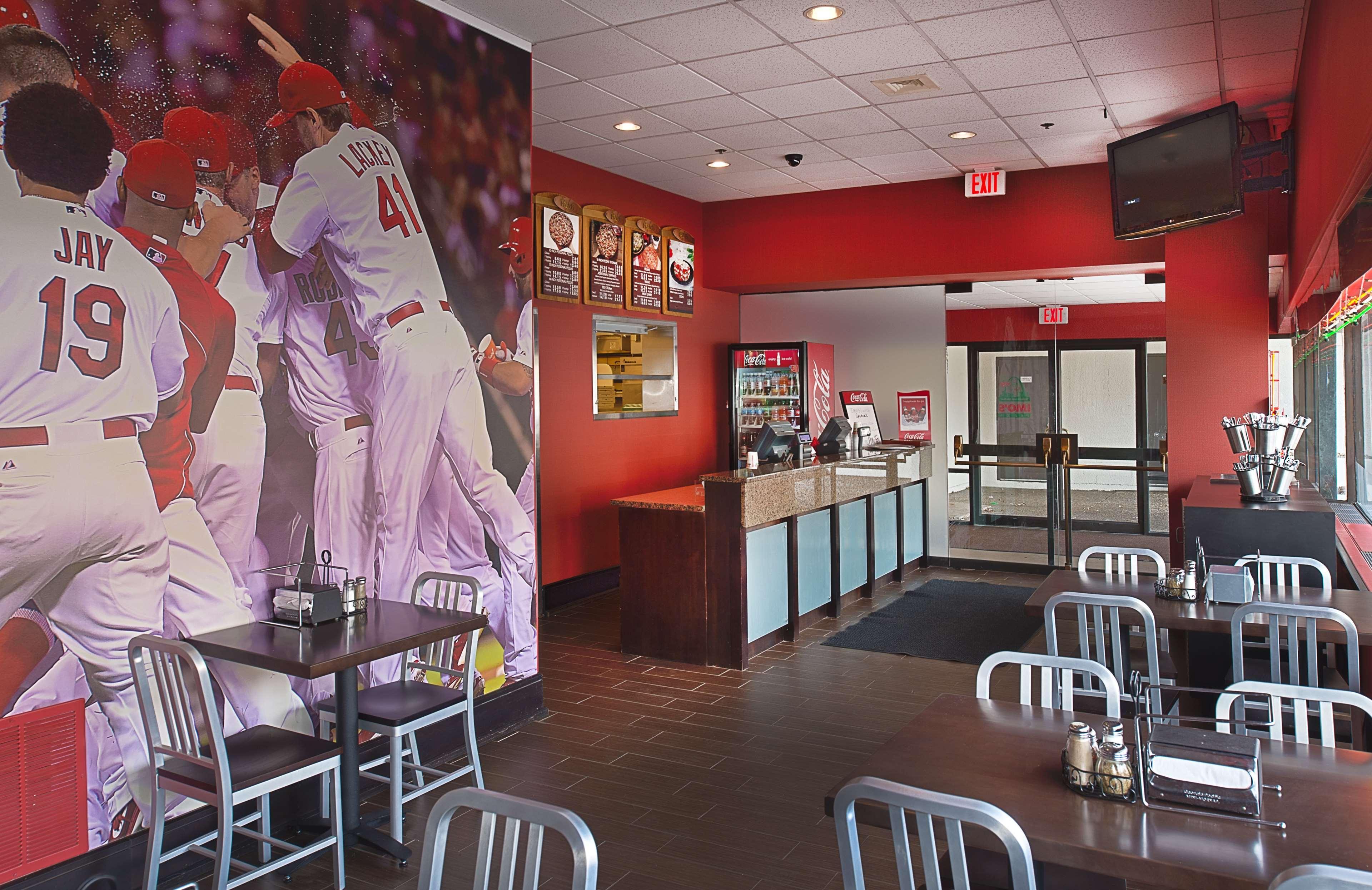 Hilton At The Ballpark 4*