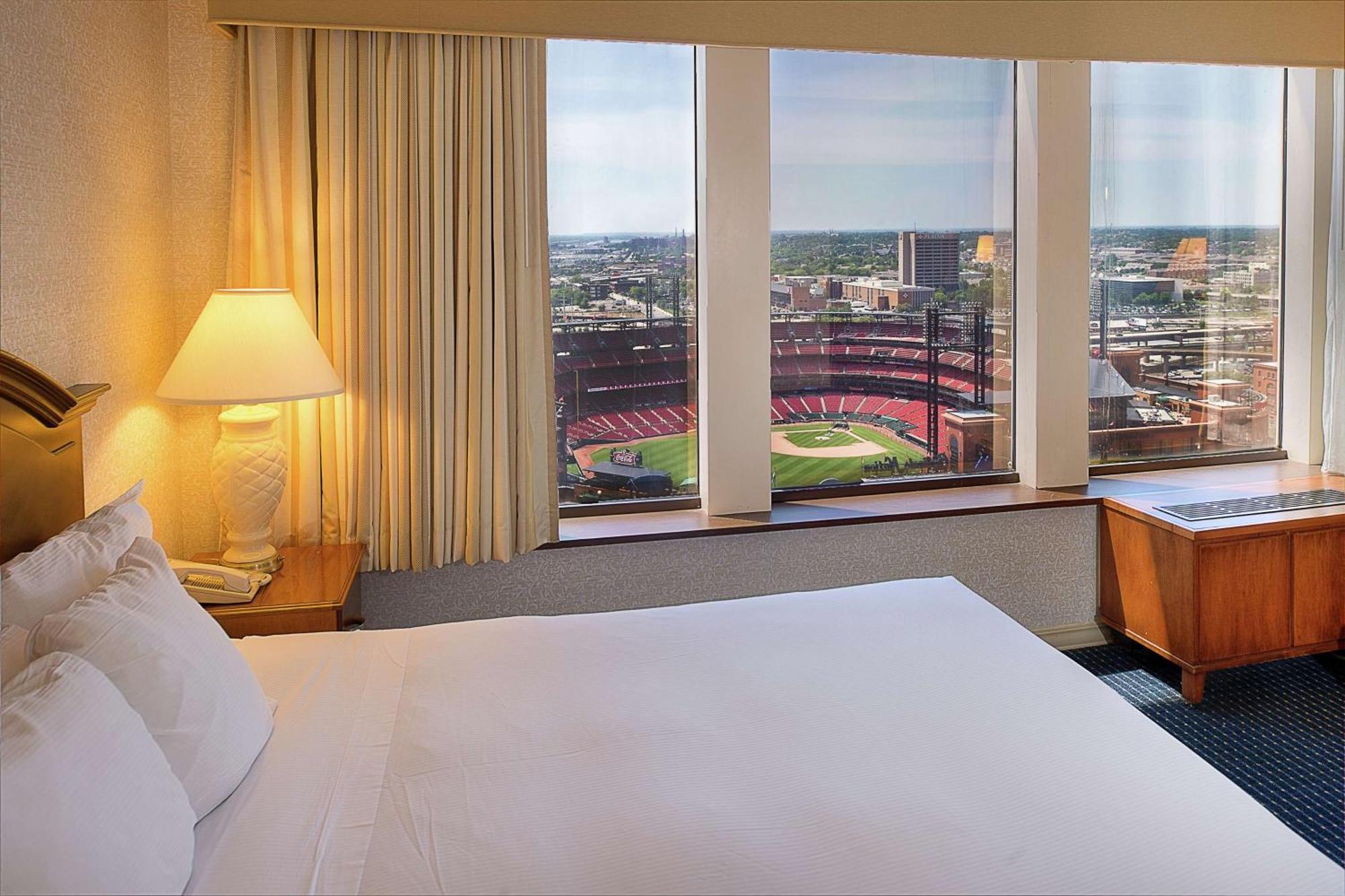 Hilton At The Ballpark 4*